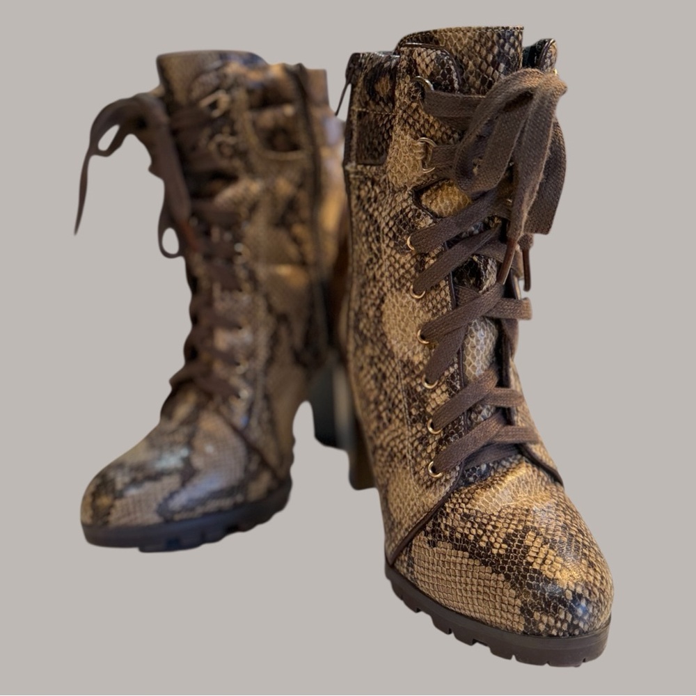 JustFab Brown Faux SnakeSkin 4” Chunky-heeled combat-style boots 4” Size 7.5 - Picture 2 of 12